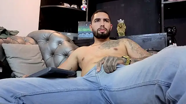 matteosantos Adlı Modelin Canlı XXX Sohbeti