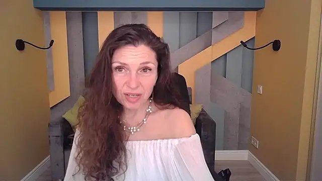 EllaLong Chat XXX in diretta