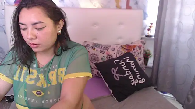 Nicolelewllss – Naživo XXX chat