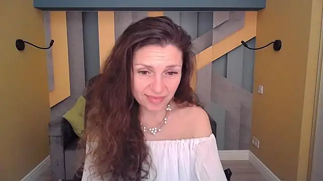 EllaLong's Live XXX Chat