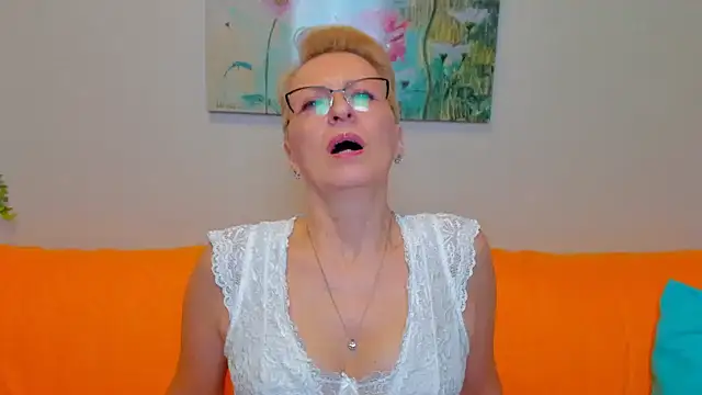 iamyourdream89 Adlı Modelin Canlı XXX Sohbeti