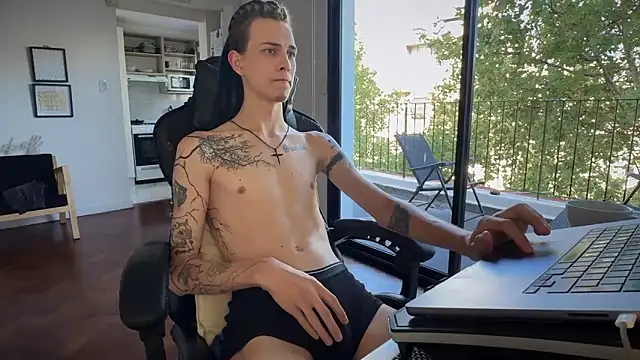 Den_BlueXx élő XXX-chatje