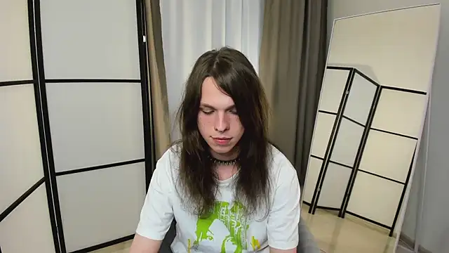 Louis_Hayesのウェブカメラショー