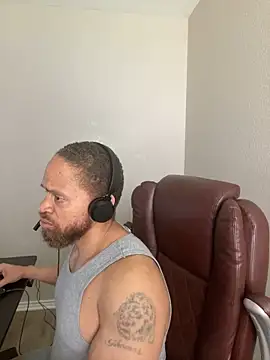 Fathero1time Live XXX-Chat