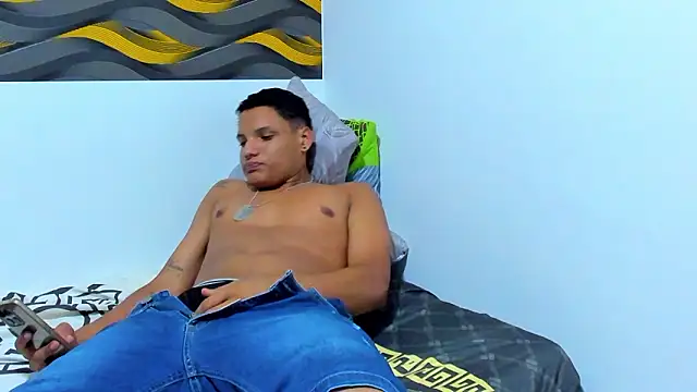 Iker_Villanueva: онлайн-секс-чат