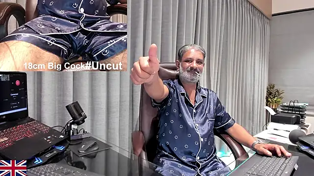 OnlineBossUK Adlı Modelin Canlı XXX Sohbeti