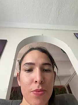 Niky_777 Adlı Modelin Canlı XXX Sohbeti