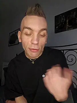 nickdtr23 Adlı Modelin Canlı XXX Sohbeti