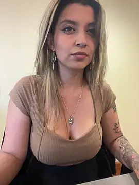 عرض كام Isabella_Varella