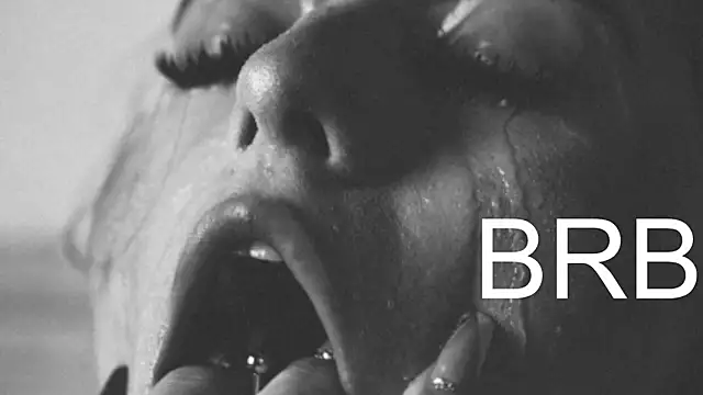 SOPHICOLLINS Adlı Modelin Canlı XXX Sohbeti