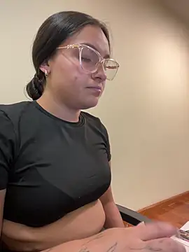 Alyha_Cortes Chat XXX live