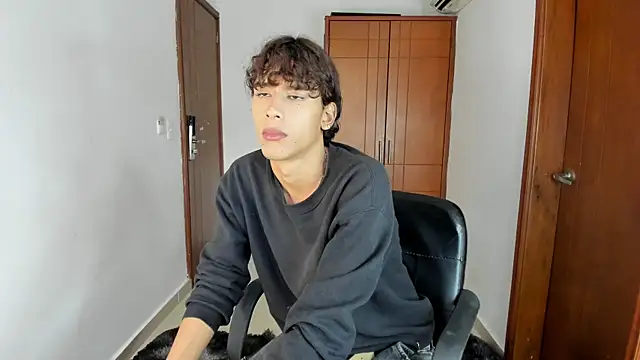 d3rke_666 Adlı Modelin Canlı XXX Sohbeti