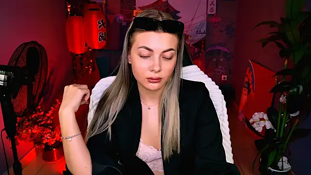 แชท XXX สดของ HyileyClark