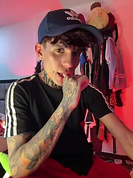 Angelcumm_ Adlı Modelin Canlı XXX Sohbeti