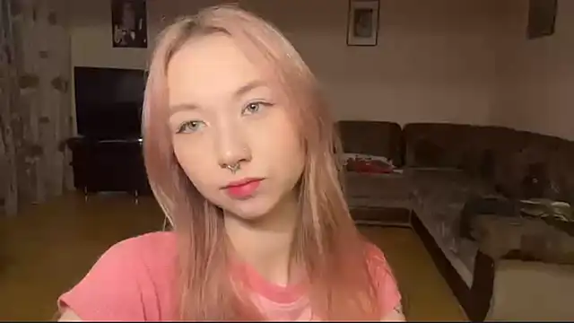 PinkTraible Adlı Modelin Canlı XXX Sohbeti