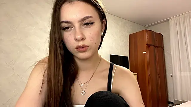 StephaniCute Adlı Modelin Canlı XXX Sohbeti