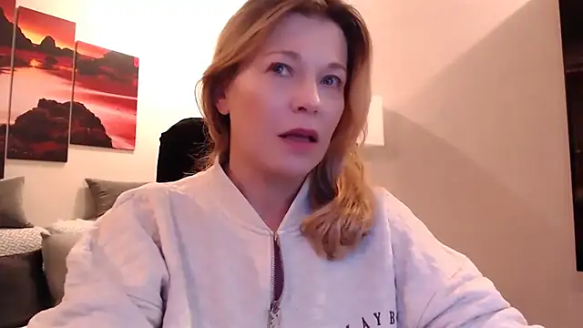 love-bionda Live XXX Chat