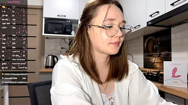 AinaSmith's Live XXX Chat