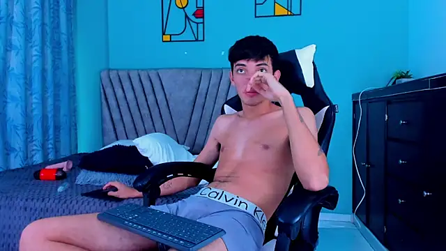 Chatroom XXX en direct de Maikol_Ortiz