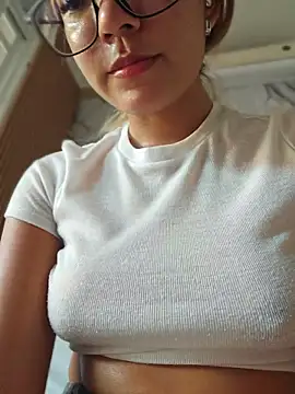 Pretty_roxxyy élő XXX-chatje