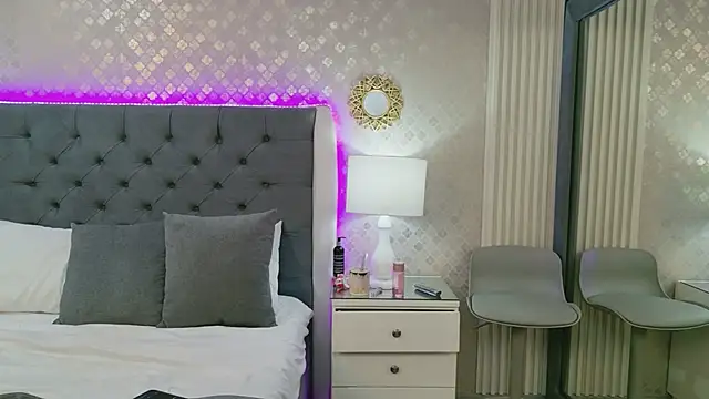 TaniaBlaze Chat XXX live