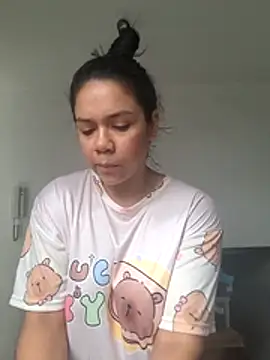 Aila_Phone élő XXX-chatje