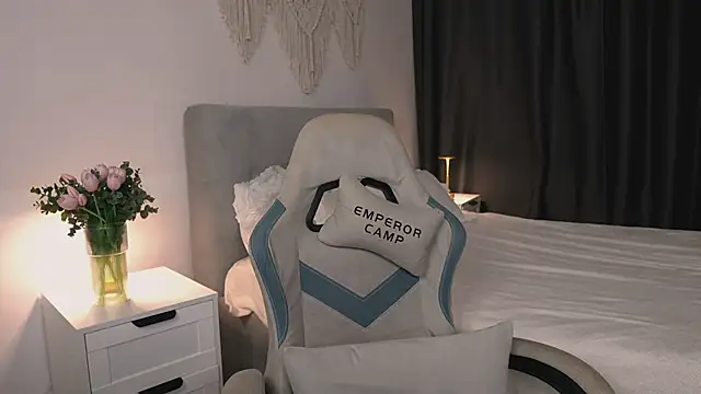 Živý XXX chat MiaKeler