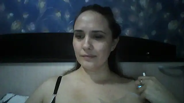 Alisa07qwのライブXXXチャット