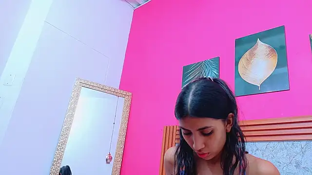 littlee_emilyy_のライブXXXチャット