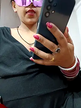 Shivani_hotty 라이브 XXX 채팅