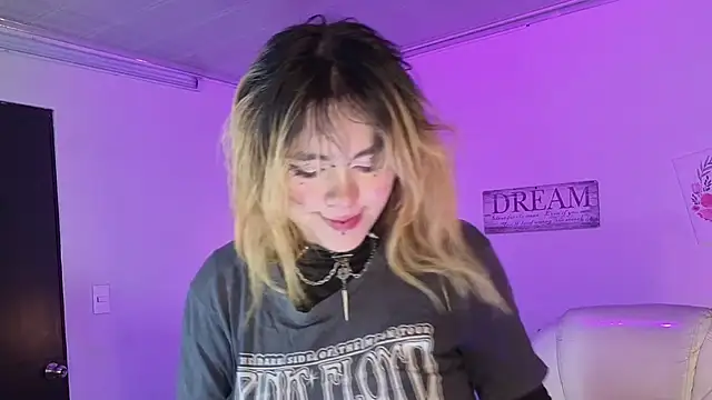 Chat +18 de NinaSakura_Eup ao vivo