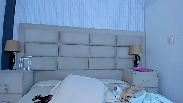 CarolineFyre Adlı Modelin Canlı XXX Sohbeti