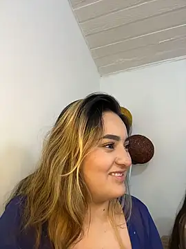 دردشة Antonella_Julieta الجنسية المباشرة