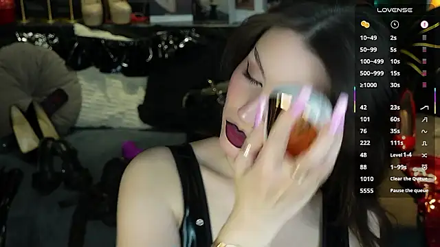 MistressDarsy webcam show