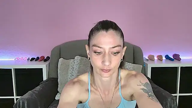 دردشة Hot-Svenja الجنسية المباشرة