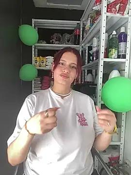 Chat +18 de steffmontespink18 ao vivo