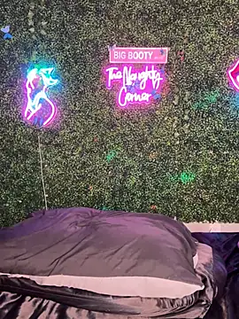 Chat XXX en directo de RenaThickAss