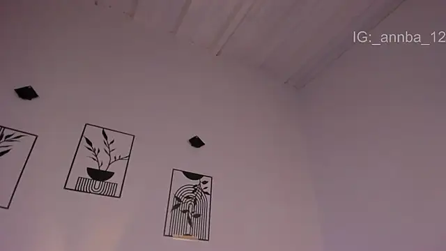 Онлайн чат XXX annie_barozzi