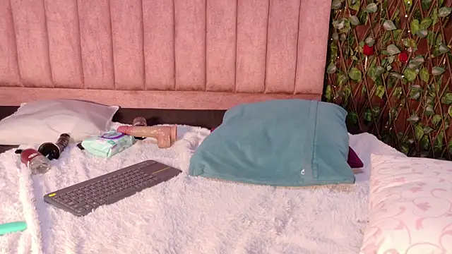 MiaJanss: онлайн-секс-чат