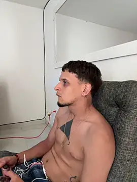 ArturoDelgado1 লাইভ XXX চ্যাট