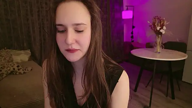 LucyRose3のライブXXXチャット