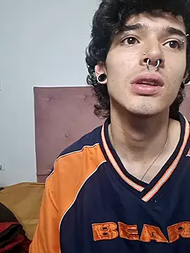 Pokazy przed kamerką – Moonandzukko