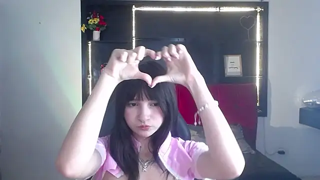 _Charlotte_Collins_のウェブカメラショー