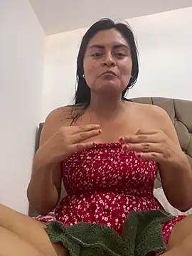 Show de Mikaela43 na webcam