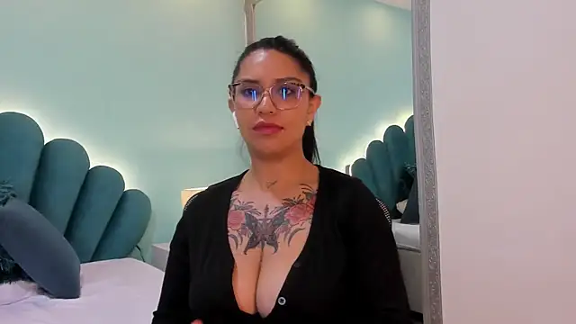 Chat XXX en directo de sharlott18