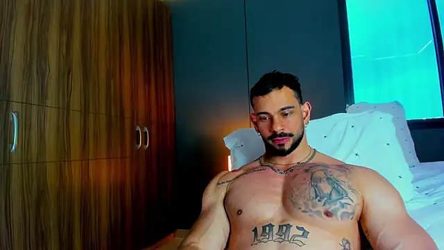 massimo_visconti's Live XXX Chat