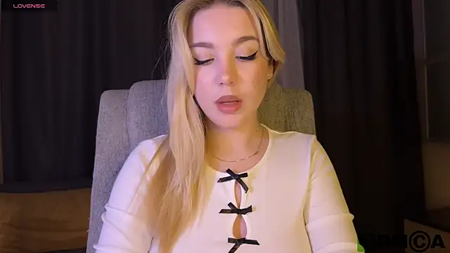 ariashaa Chat XXX in diretta