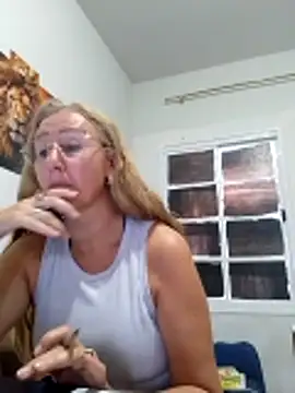 MILEIDE980のライブXXXチャット