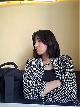 Sullyoonn 现场XXX聊天