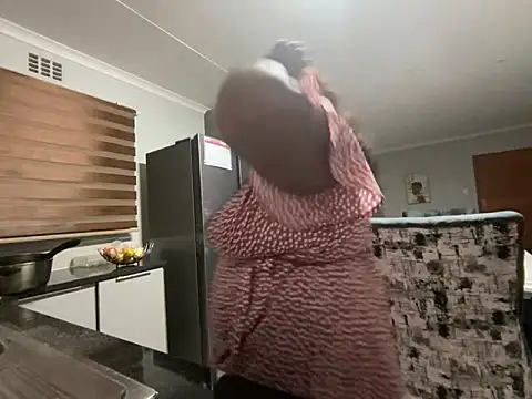 MissLola27 live XXX chat